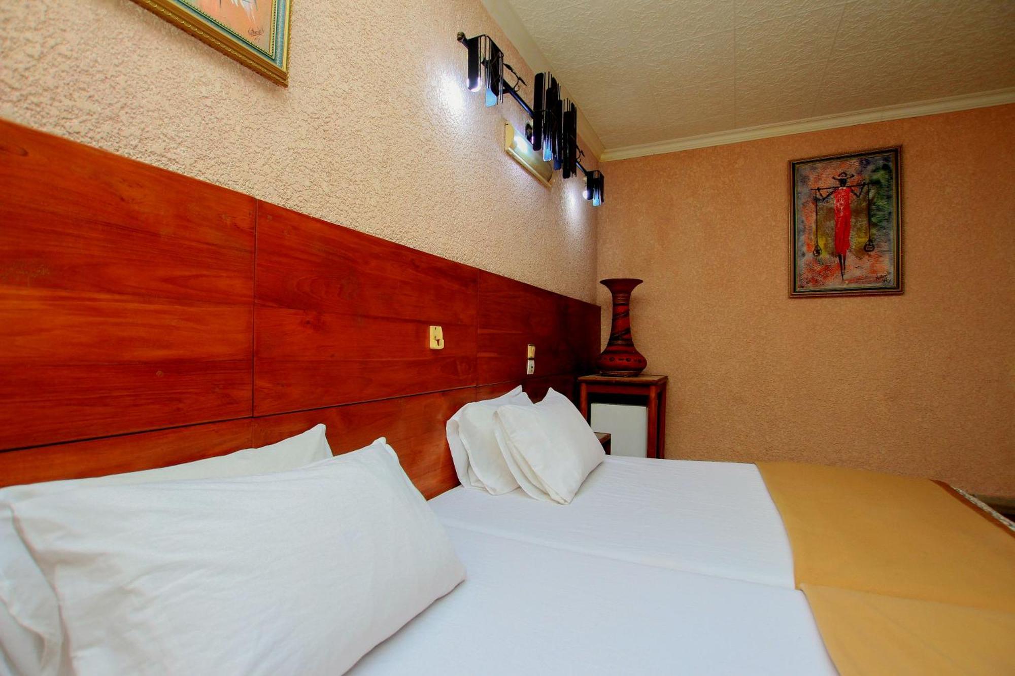 Hotel Le Prince كوتونو المظهر الخارجي الصورة