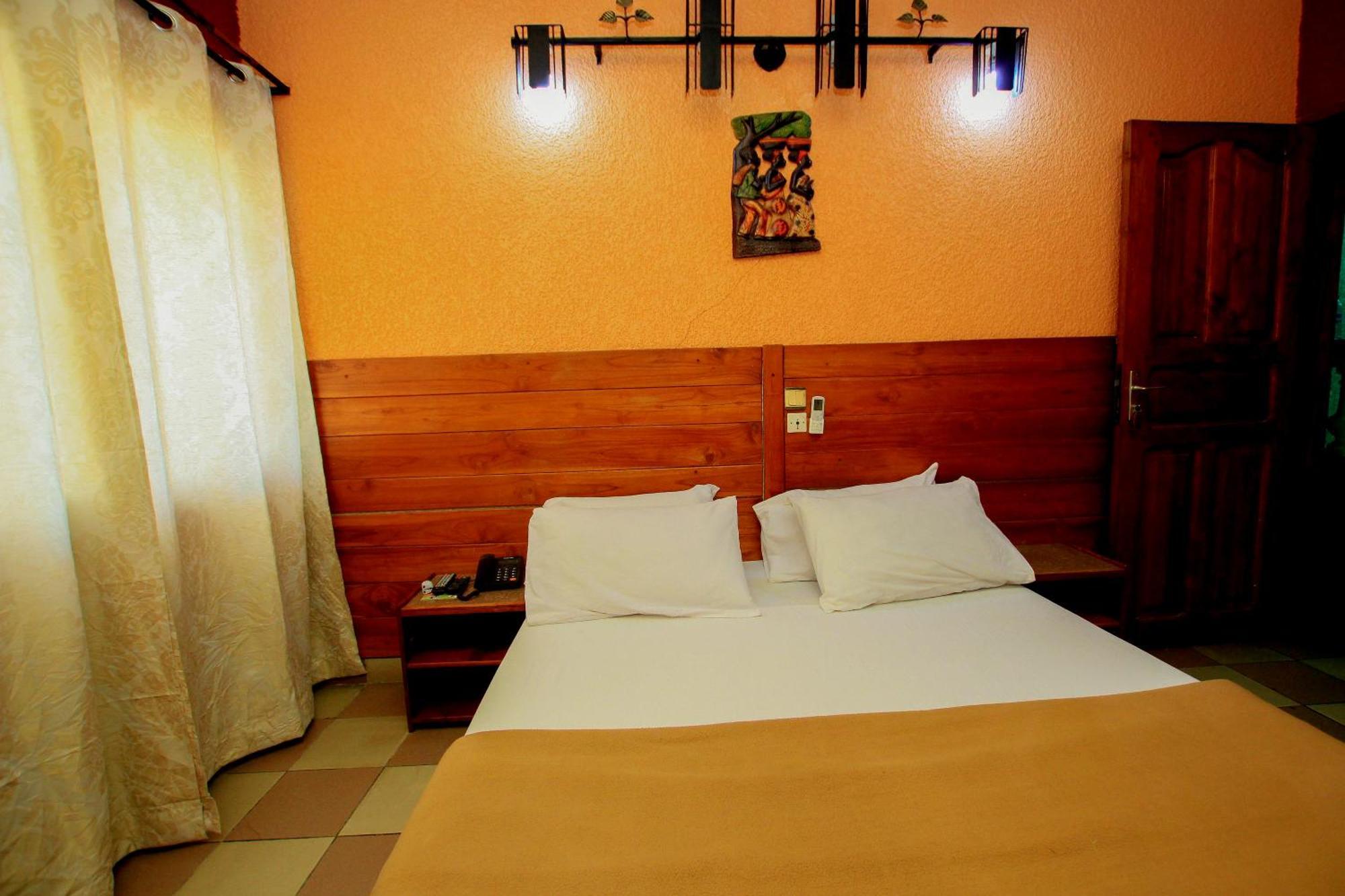 Hotel Le Prince كوتونو المظهر الخارجي الصورة